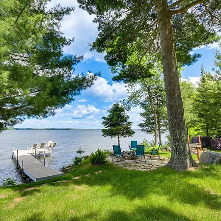 Lakefront Tower Family Home With Dock And Backyard!